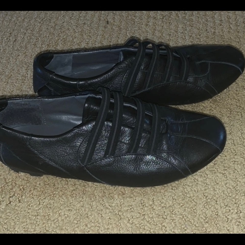 Bandolino Vintage black-all leather flats- 1980’s